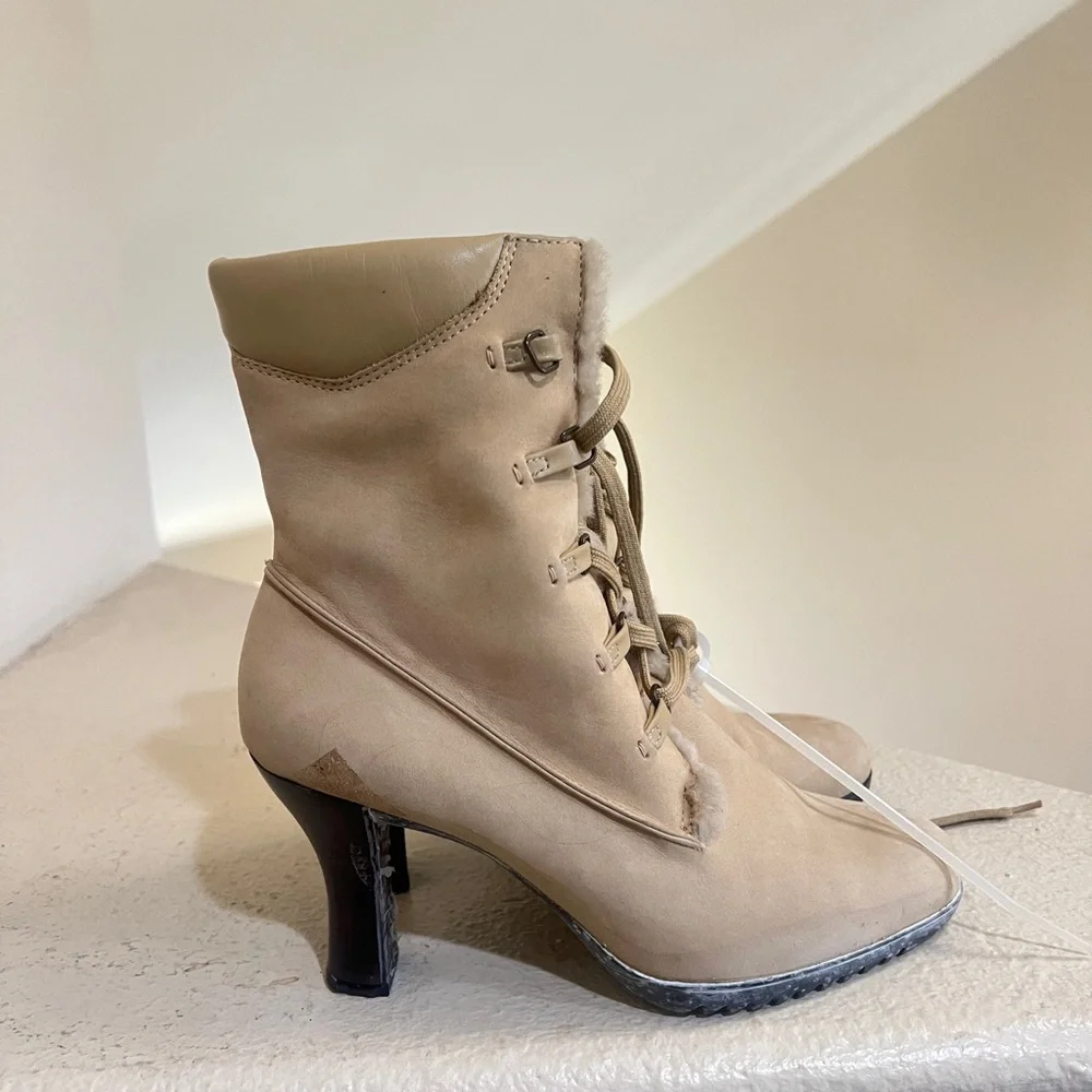 Cole Haan Lace Up Leather Sherpa Line Heeled Winter tan Boots booties FLAWED 7.5